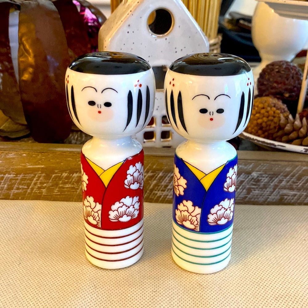 Vintage Kokeshi porcelain dolls salt and pepper shakers